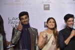 Kareena Kapoor at Lakme Manish Malhotra show on 29th March 2016